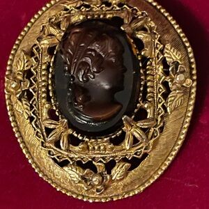 Florenza Vintage Gold plated Cameo Brooch